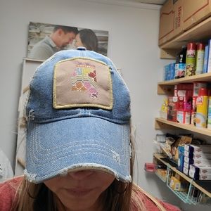 Judith March AL hat